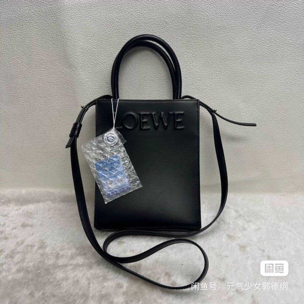 Loewe Women Pre-Loved Bag Very Good Condition